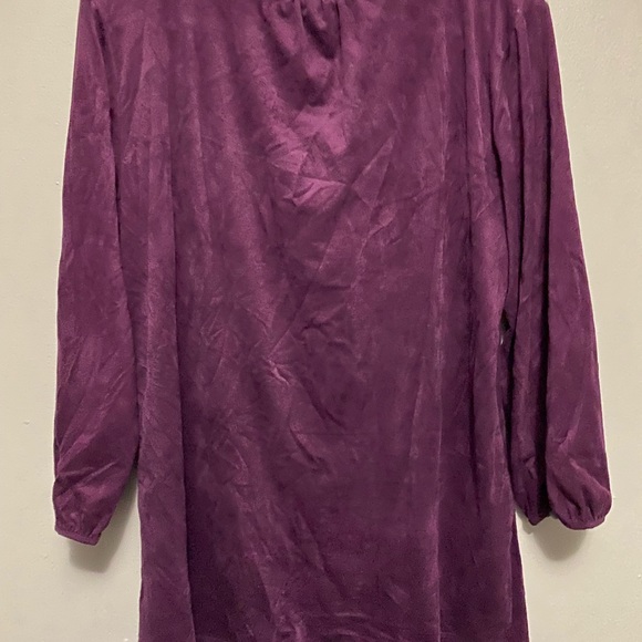 Ladies top - Picture 2 of 4